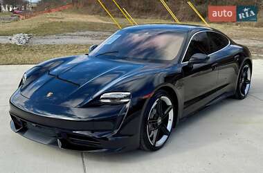 Седан Porsche Taycan 2021 в 