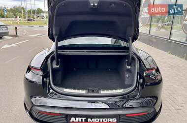 Седан Porsche Taycan 2021 в 