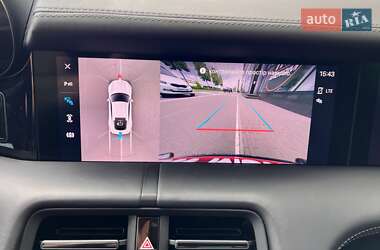Седан Porsche Taycan 2021 в 