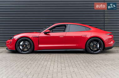 Седан Porsche Taycan 2021 в 