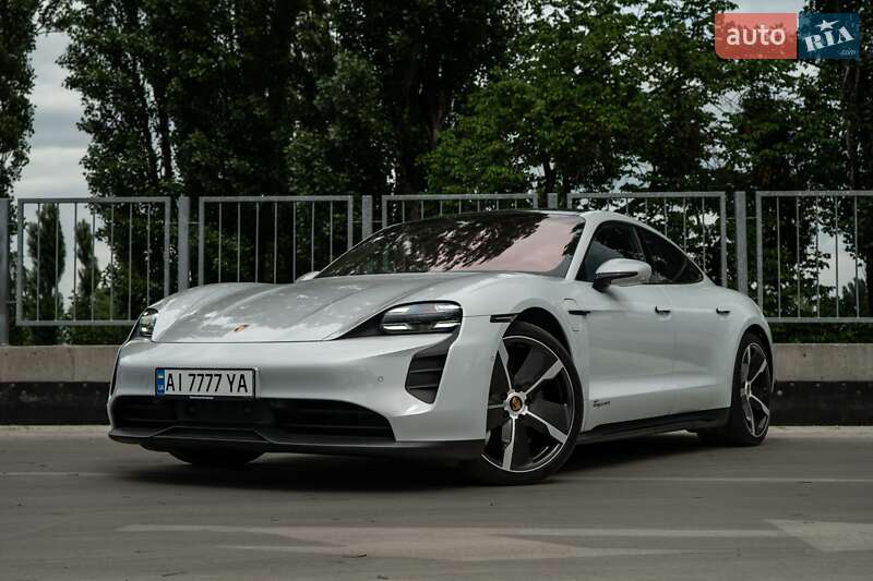 Седан Porsche Taycan 2021 в 