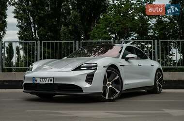Седан Porsche Taycan 2021 в 