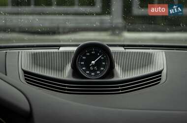 Седан Porsche Taycan 2021 в 