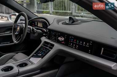 Седан Porsche Taycan 2021 в 