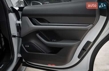 Седан Porsche Taycan 2021 в 