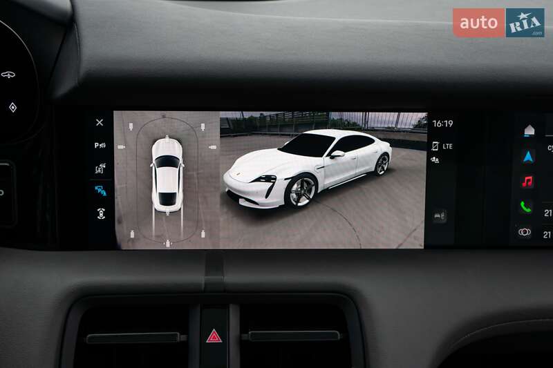 Седан Porsche Taycan 2021 в Києві