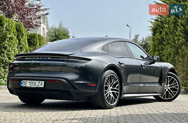 Седан Porsche Taycan 2021 в 