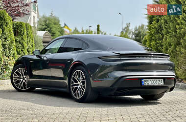 Седан Porsche Taycan 2021 в 