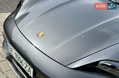 Седан Porsche Taycan 2021 в 