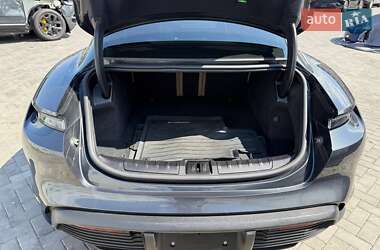 Седан Porsche Taycan 2021 в 