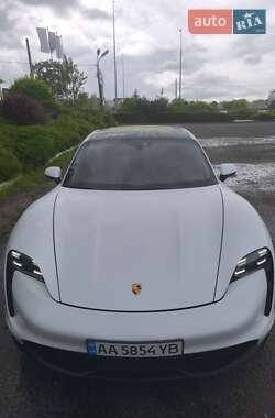 Седан Porsche Taycan 2022 в 