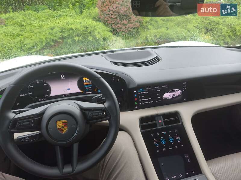 Седан Porsche Taycan 2022 в Киеве