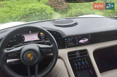 Седан Porsche Taycan 2022 в 