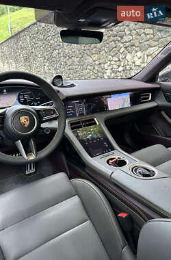 Седан Porsche Taycan 2023 в 