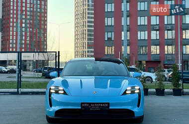 Седан Porsche Taycan 2020 в 
