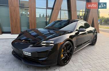 Porsche Taycan 2022