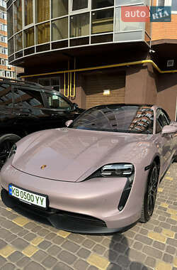 Седан Porsche Taycan 2021 в Виннице
