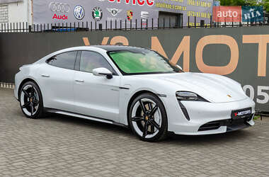 Седан Porsche Taycan 2020 в 