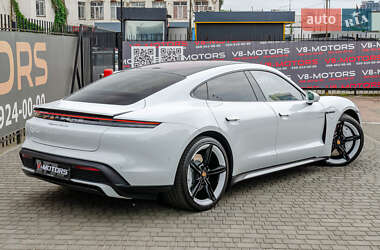 Седан Porsche Taycan 2020 в 