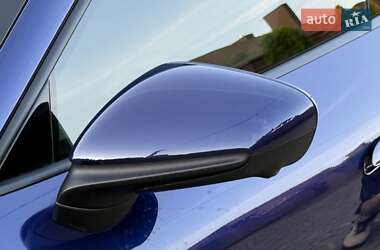 Седан Porsche Taycan 2021 в 