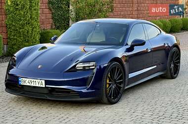 Седан Porsche Taycan 2021 в 