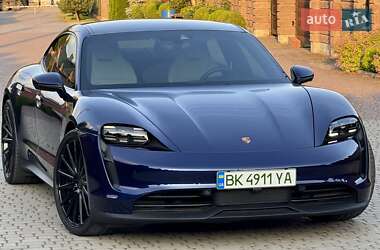 Porsche Taycan 2021 Porsche Taycan 2021
