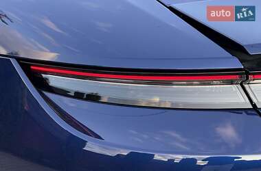 Седан Porsche Taycan 2021 в 