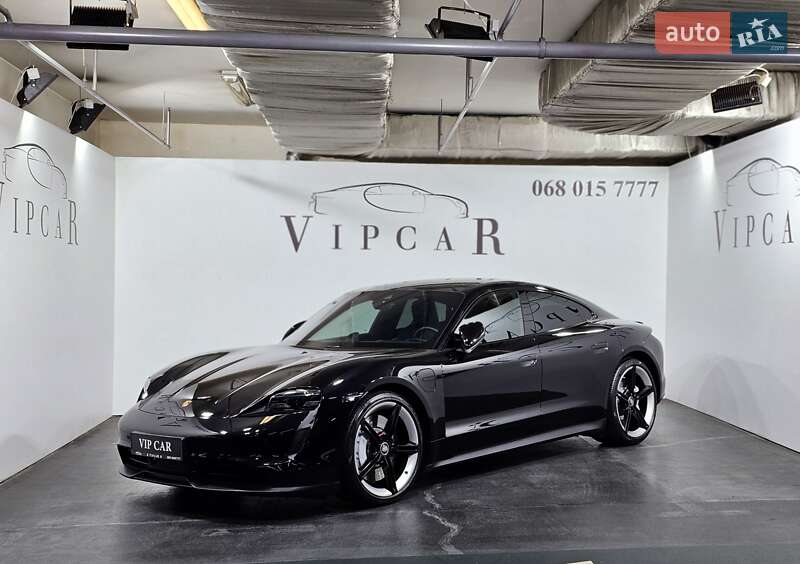 Porsche Taycan 2021