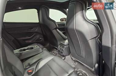 Седан Porsche Taycan 2021 в 