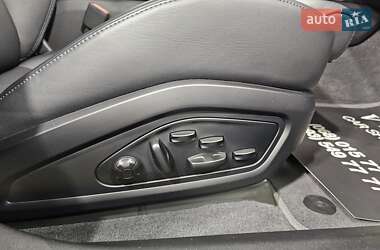 Седан Porsche Taycan 2021 в 