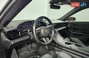Седан Porsche Taycan 2021 в 