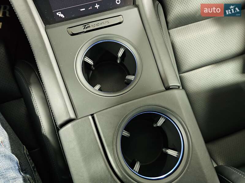 Седан Porsche Taycan 2021 в Киеве