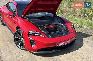 Седан Porsche Taycan 2022 в 