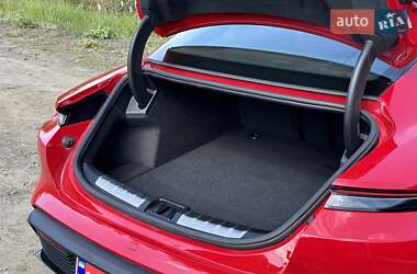 Седан Porsche Taycan 2022 в 