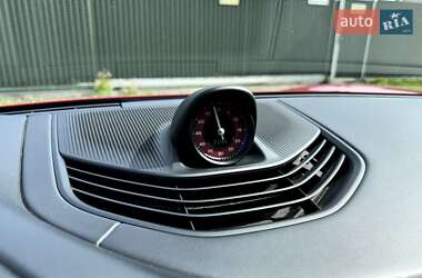 Седан Porsche Taycan 2022 в 