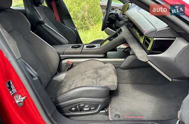 Седан Porsche Taycan 2022 в 