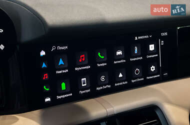 Седан Porsche Taycan 2020 в 