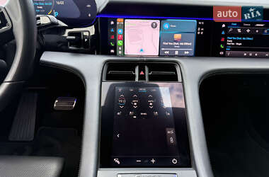 Седан Porsche Taycan 2020 в 