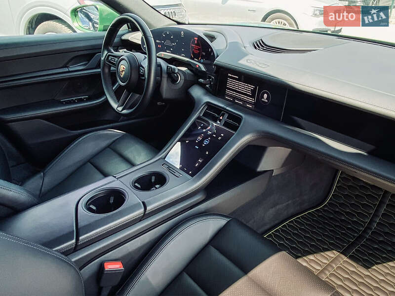 Седан Porsche Taycan 2021 в Одессе