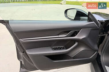 Седан Porsche Taycan 2021 в 