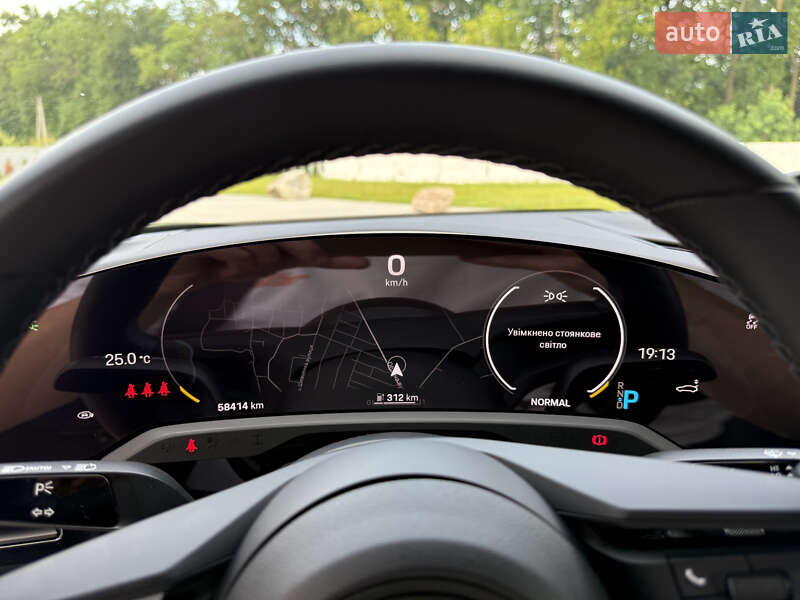 Седан Porsche Taycan 2021 в Луцке