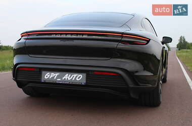 Седан Porsche Taycan 2025 в 