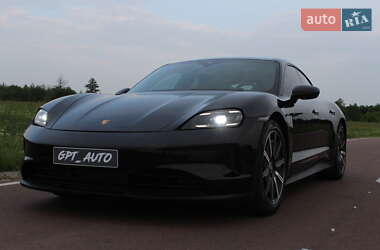 Седан Porsche Taycan 2025 в 