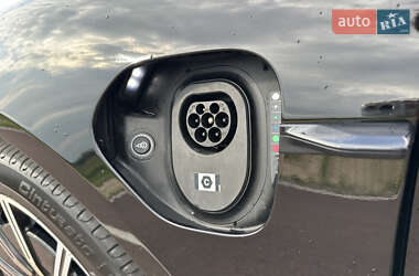Седан Porsche Taycan 2025 в 