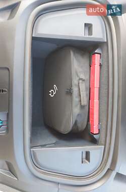 Седан Porsche Taycan 2021 в 