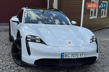 Седан Porsche Taycan 2021 в 