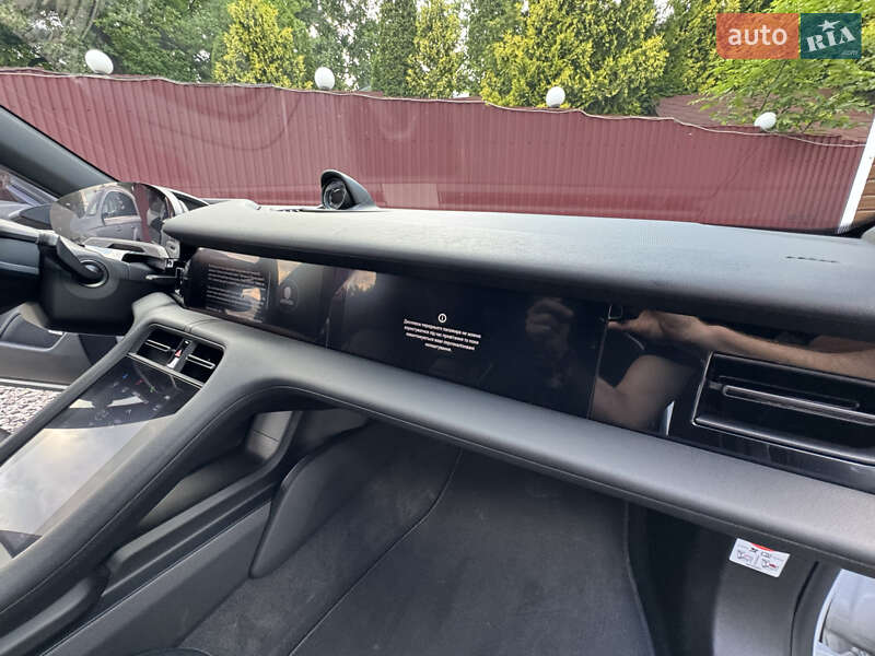 Седан Porsche Taycan 2021 в Трускавце