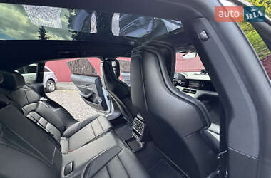 Седан Porsche Taycan 2021 в 