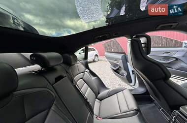 Седан Porsche Taycan 2021 в 