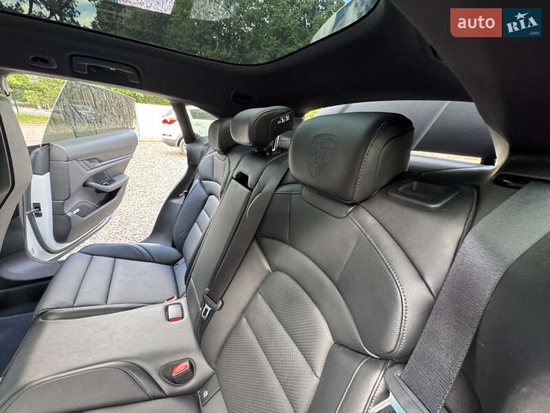 Седан Porsche Taycan 2021 в Трускавце